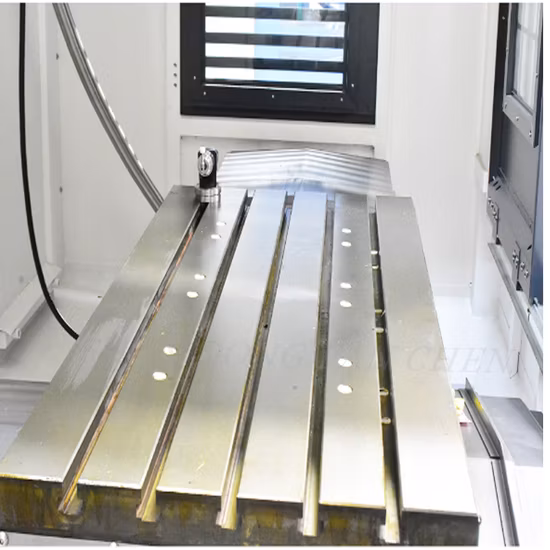 Macchina CNC per la lavorazione dei metalli a 5 assi per profili in acciaio di alluminio Centro di lavoro verticale Fresatura Foratura Maschiatura Vmc